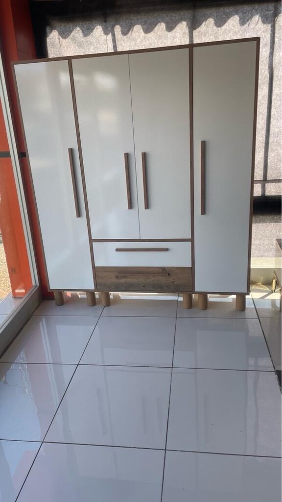 4 kapaklı elbise dolabı - 4