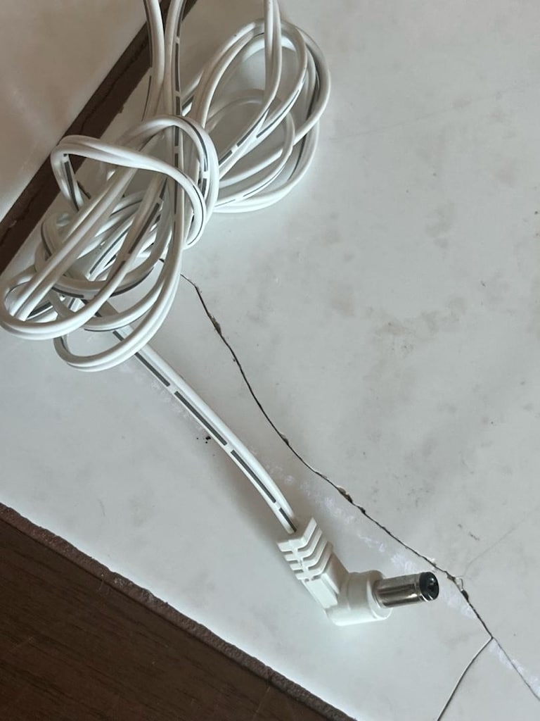Dreame VVT1/V11/V12 Şarj Cihazı Için Güç Adaptörü 24V 0.5 A - 2