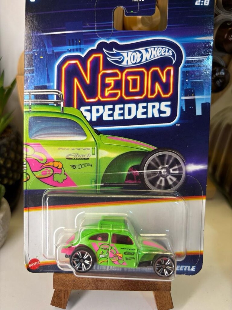 Hot Wheels 2024 Custom Volkswagen Beetle Neon Speeders - 2