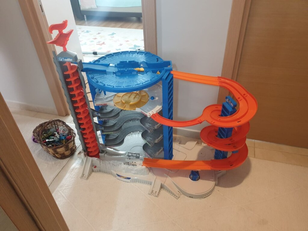 hotwheels mega garaj - 2