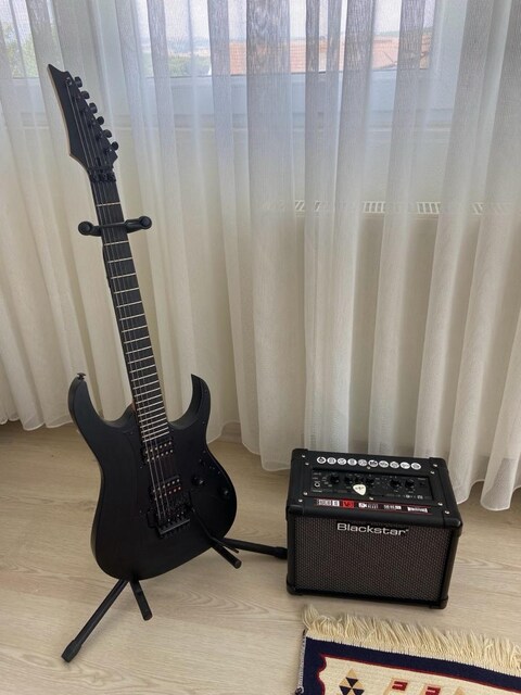 IBANEZ GRGR330EX-BKF + Blackstar IDCORE V3