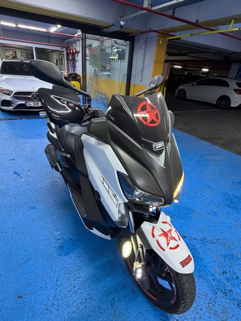 YAMAHA X MAX 250 - 4