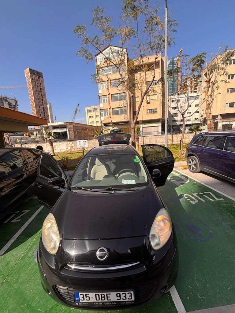 Nissan Micra Otomatik 1.2Tekna 2011 model 107xxxkm - 10