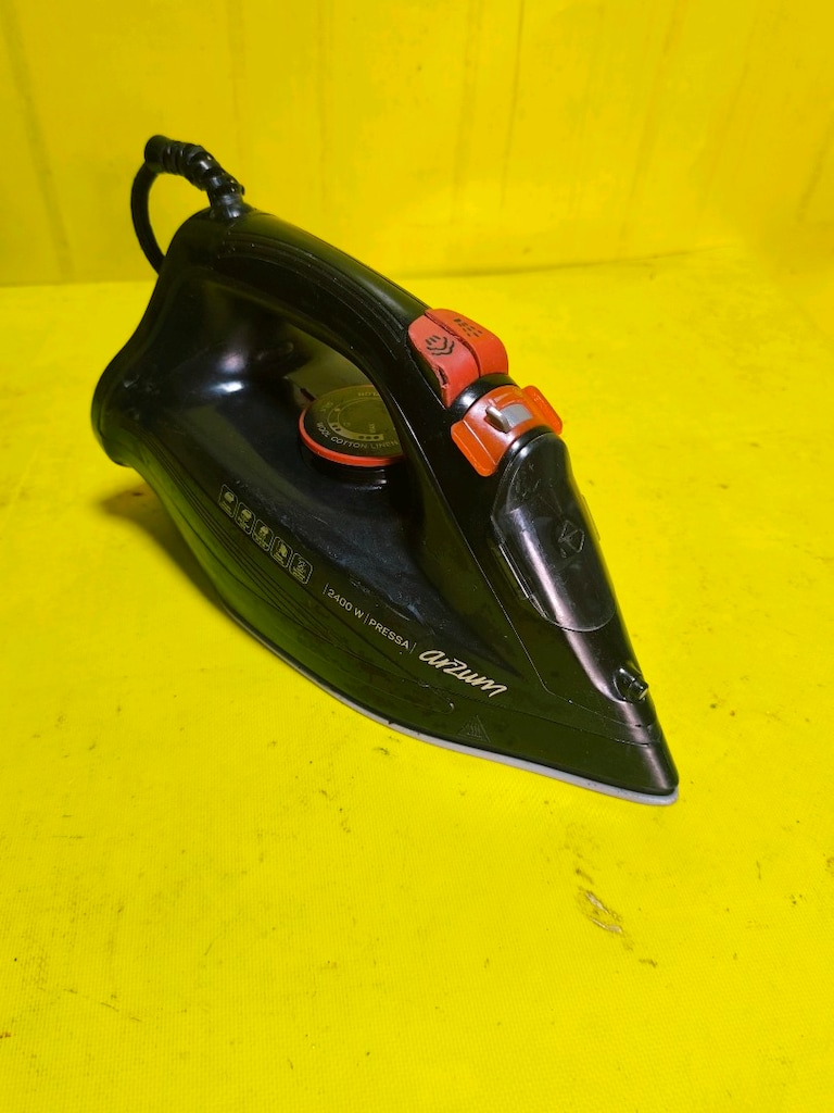 Arzum marka buharlı ütü 2400 watt - 2