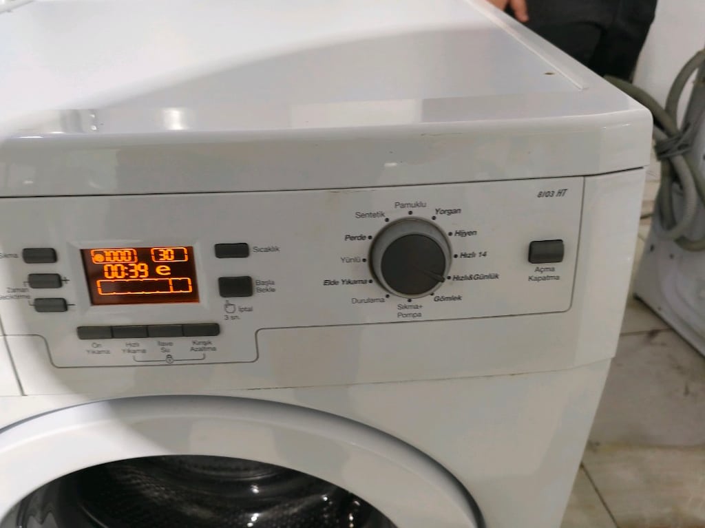 Arçelik 8 kg A+++ enerji 1000 devir çok temiz çamaşır makinesi - 4