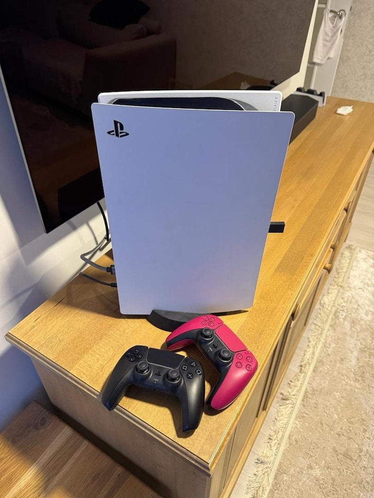 Ps5 ve 2 adet Dualsense