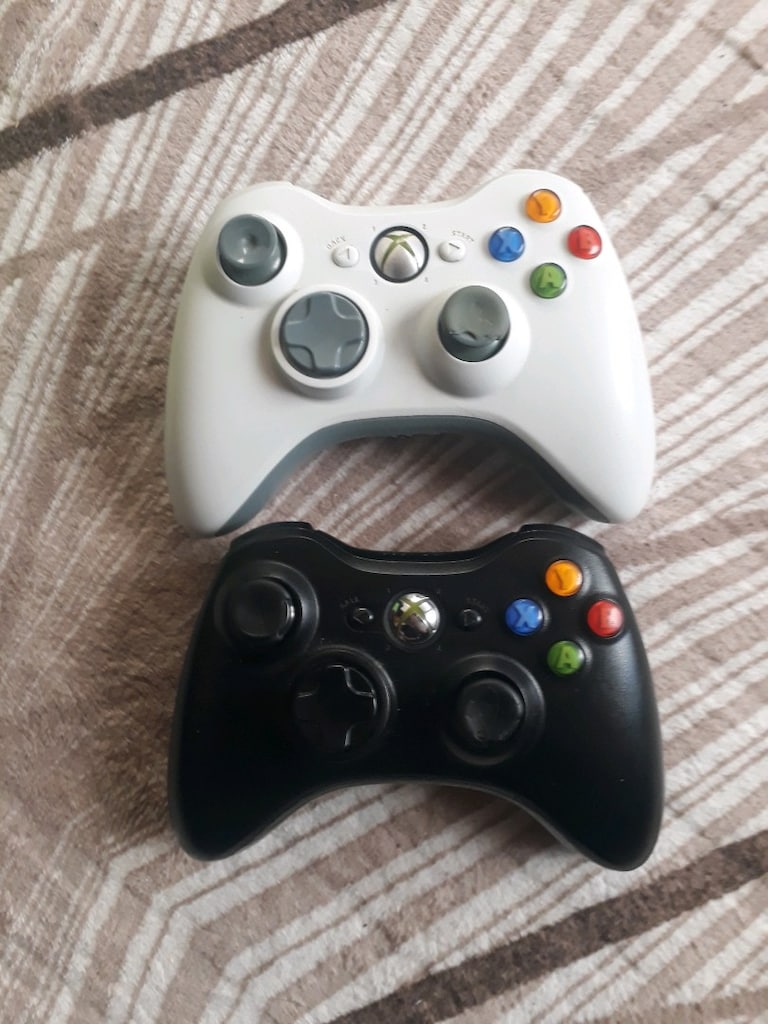 XBOX 360 E - 3