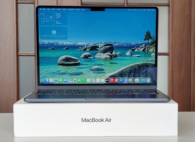 MACBOOK AİR 13 İNÇ M4 16 RAM 256 GB SSD APPLE TÜRKİYE GARANTİLİ