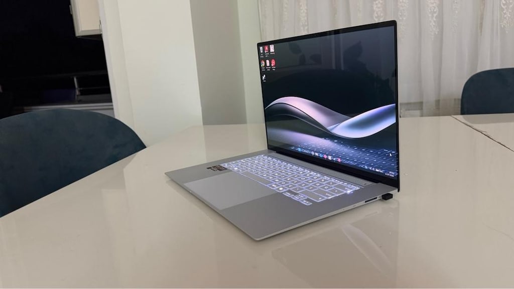 ASUS Zenbook S16 OLED 3K UM5606WA RAM32 GB SSD 1TB - 2