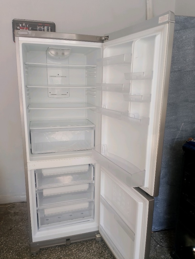 HOTPOİNT ARİSTON A ENERJİ 450 LT NO FROST DİJİTAL EKRAN BUZDOLABI - 3
