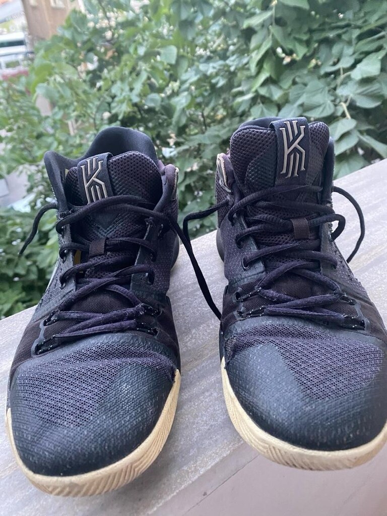 Nike Kyrie 3 Black Gum - 2