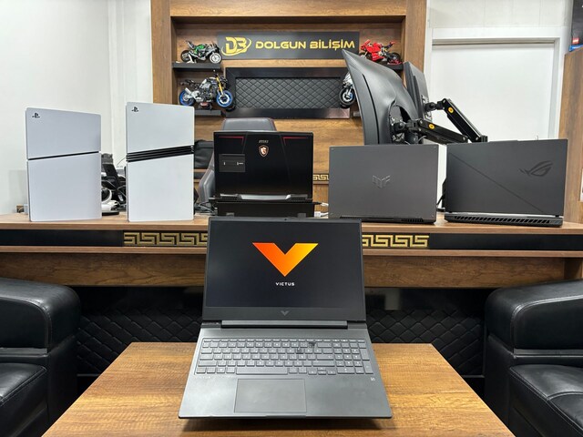 HP Victus 16-S0051NT AMD R7-7840HS 32GB 1TB RTX4050 16.1" Laptop