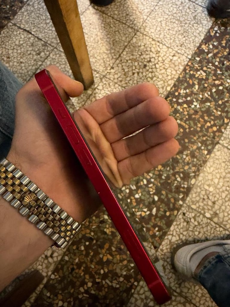 iphone 13 red yd - 6