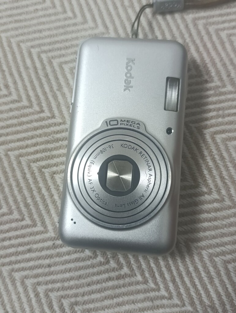 Kodak EasyShare V1003 dijital kamera - 4