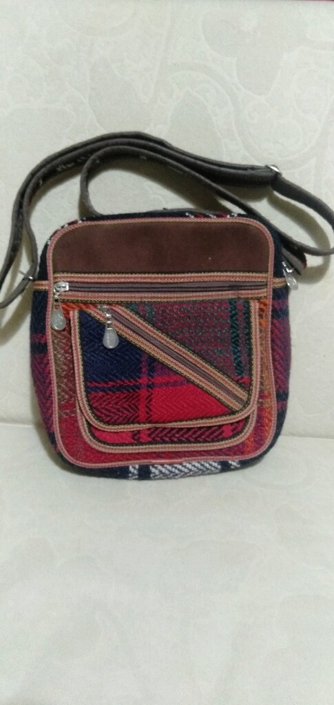 Etnik Tarz Kilim Desenli, Çapraz Fermuarlı, Üç Cebli, Orta Boy Renkli