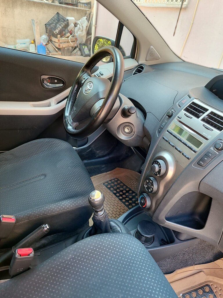 Toyota Yaris 1.33 - 4