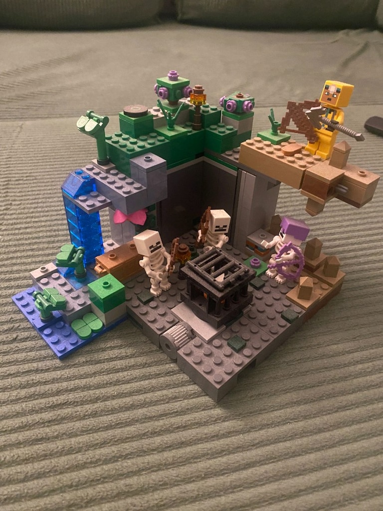 LEGO Minecraft İskelet Zindanı Seti - 2