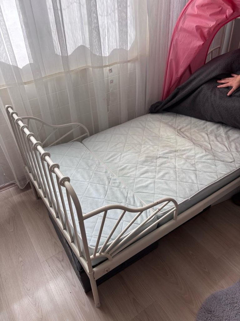 ikea ferforje uzayan çocuk yatağı - 3