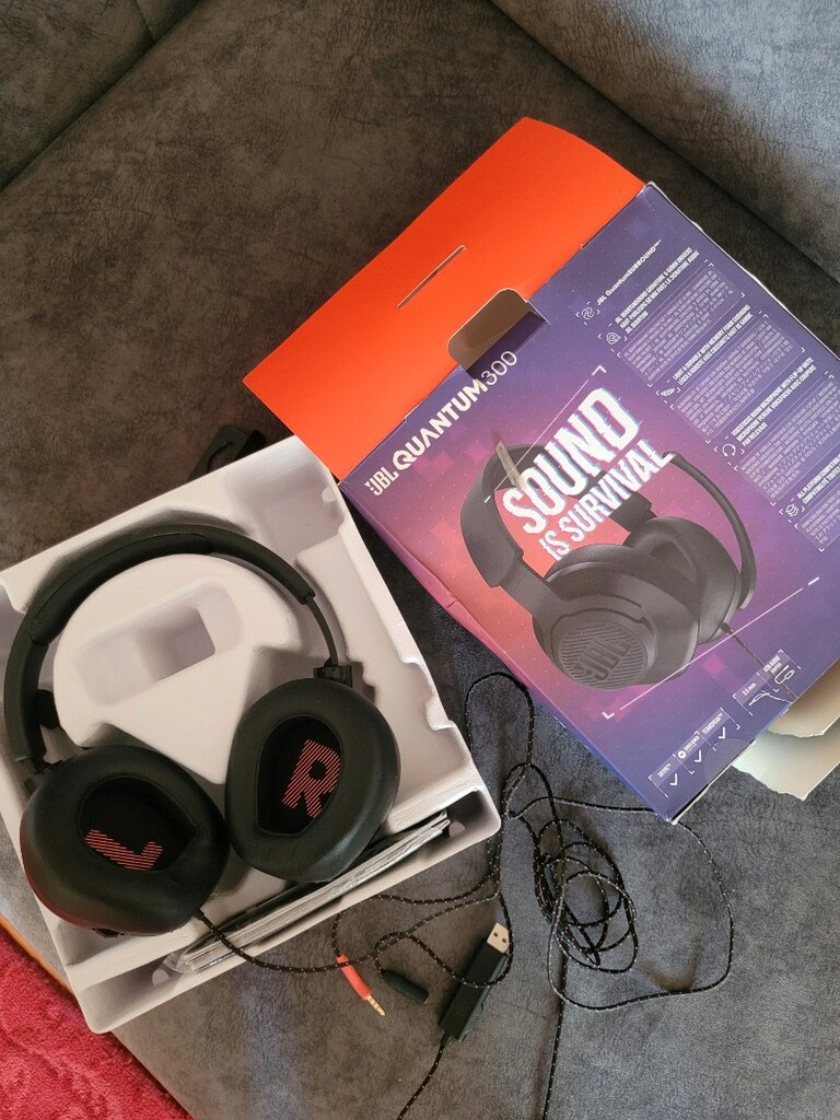 JBL Quantum 300 Siyah 7.1 Surround Oyuncu Kulaklığı - 4