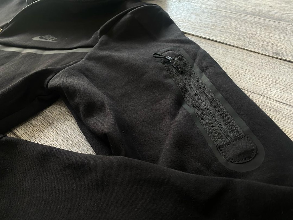 Nike Tech Fleece - 3