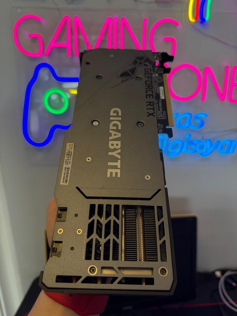 GIGABYTE GeForce RTX 3070 EAGLE R2.0 OC 8GB GDDR6 256Bit - 2