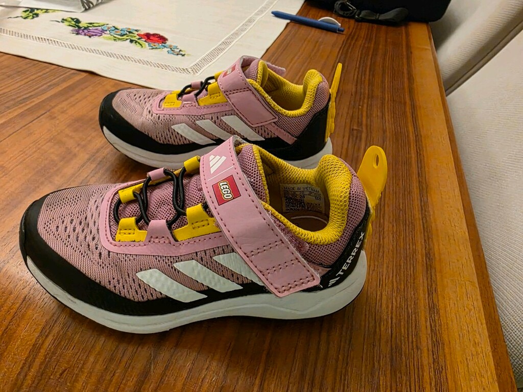 Adidas Terrex 28 numara kız çocuk ayakkabısı sıfır ayarda