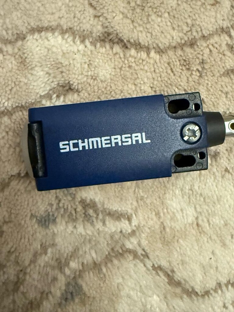 Schmersal markasının PS215-Z11-R200 model nihayet şalteridir (limit sw - 2