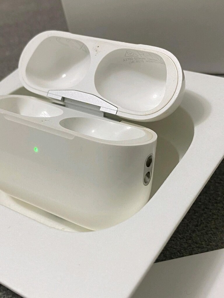 Apple AirPods Pro 2, Orjinal kablosuz kulaklık şarj kutusu - 7
