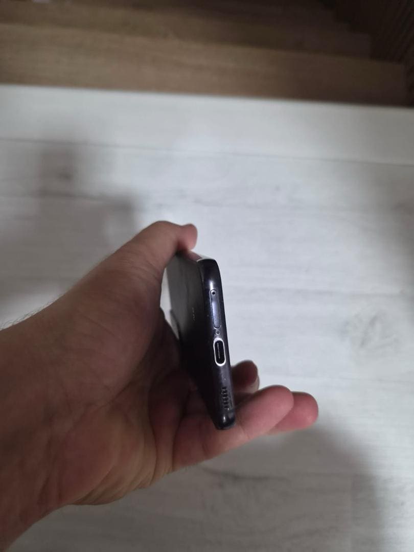 SAMSUNG S22 - 3
