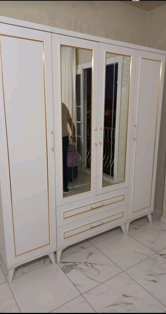 4 kapalı Elbise dolabı 180/200 cm'lik ölçü aynalı lüks modeli - 7