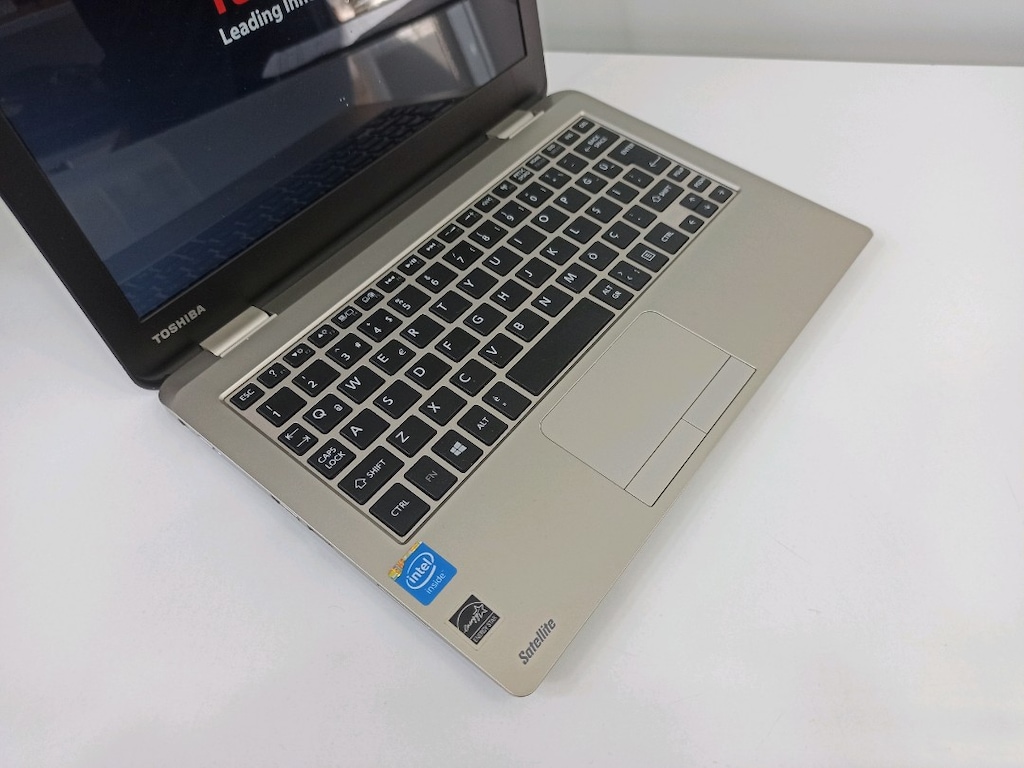 Toshiba Satellite CL10-B-102 İntel Celeron 2 GB Ram 32 GB Rom 13 inç - 9