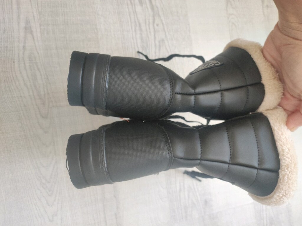 siyah içi kürklü kız çocuk bot - 8
