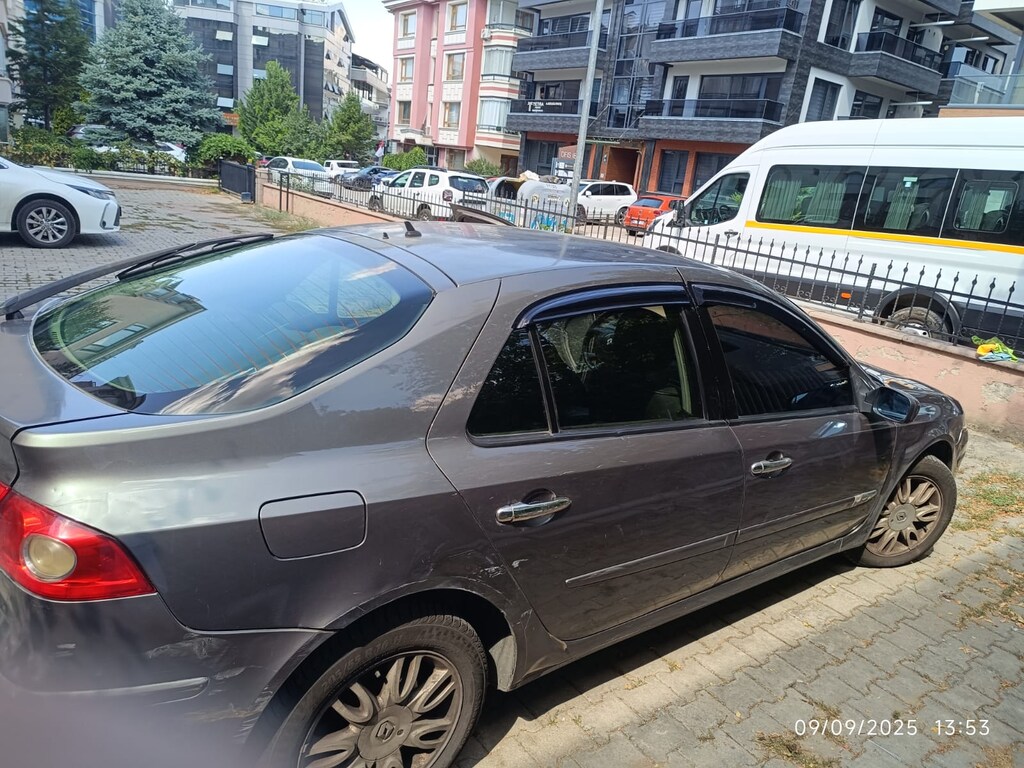 Renault Laguna - 3