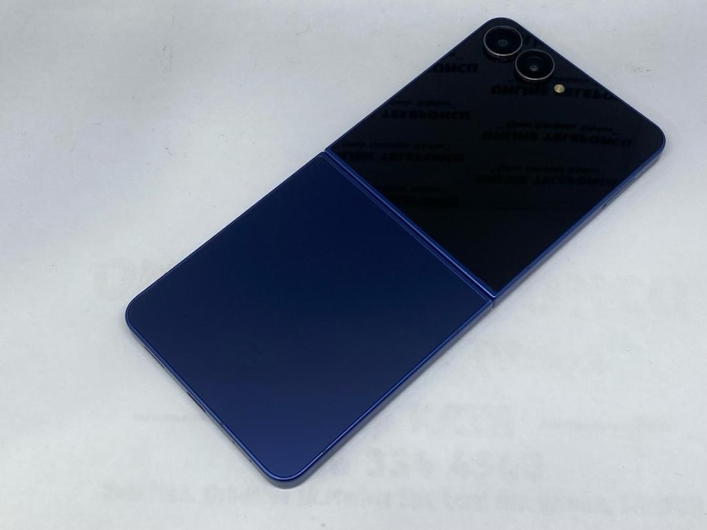 Samsung Z Flip 7 12/512 Gb 11 Ay Garantili Hatasız - 5