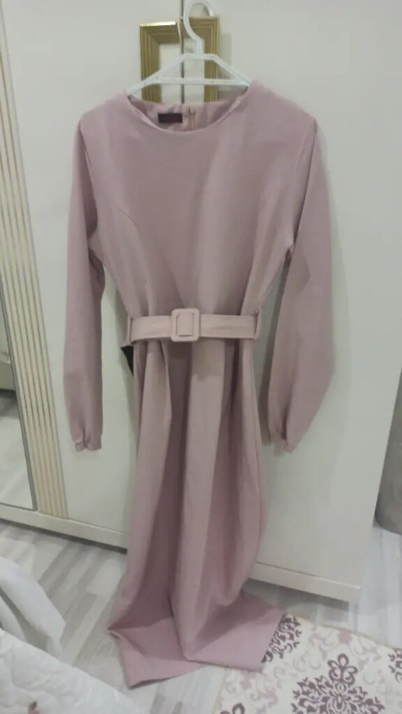 Pembe spor elbise