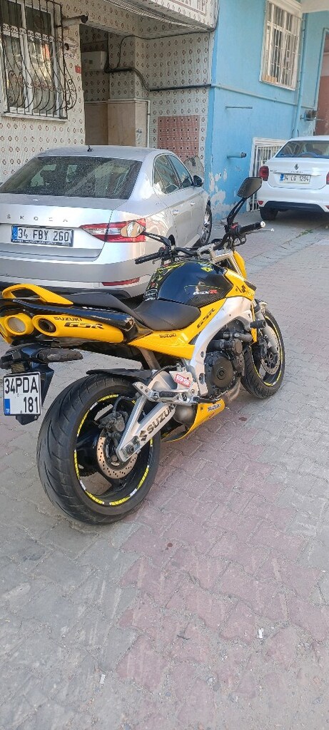 suzuzki gsr 600 - 9
