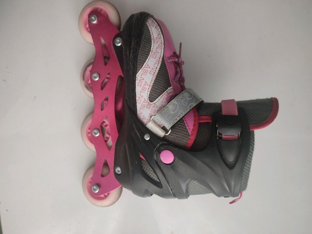 Pembe ve Siyah Paten - 5