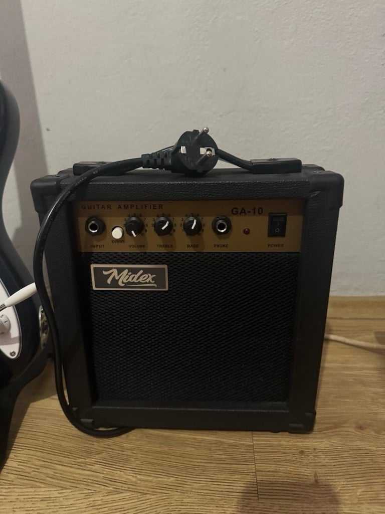 elektro gitar amfi ile birlikte - 3