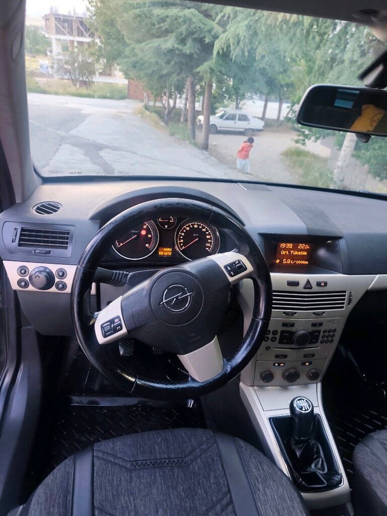 Opel Astra H kasa SW - 7