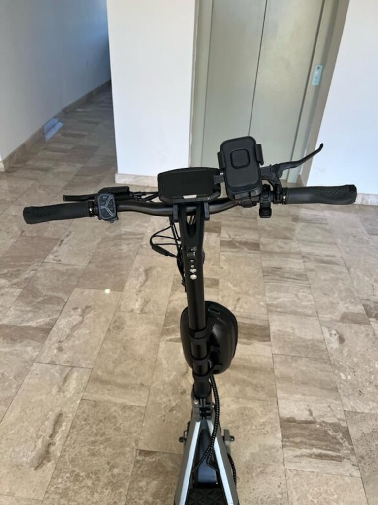 ONVO RX-05 elektrikli scooter. 673 km'dedir - 13