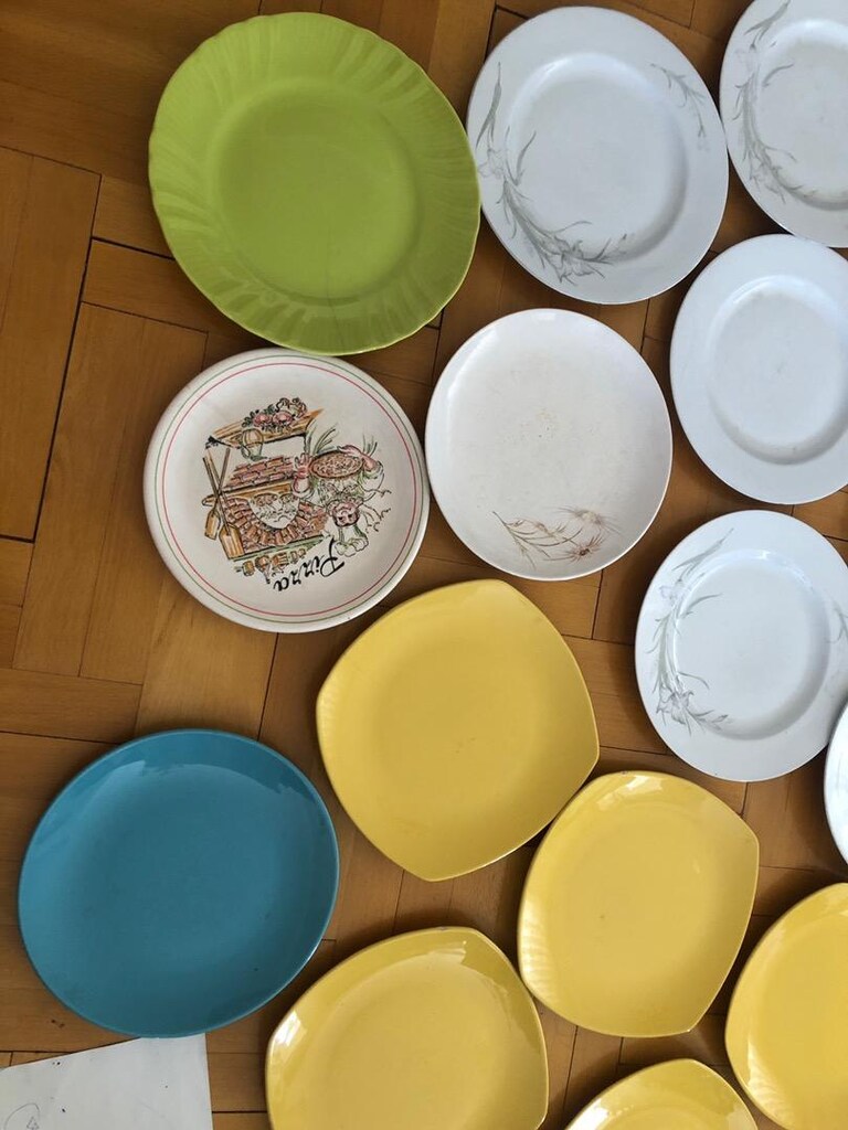Toplam 11 adet TABAK—-28 cm çap düz tabak /25 cm kare tabak /25 cm çap - 4