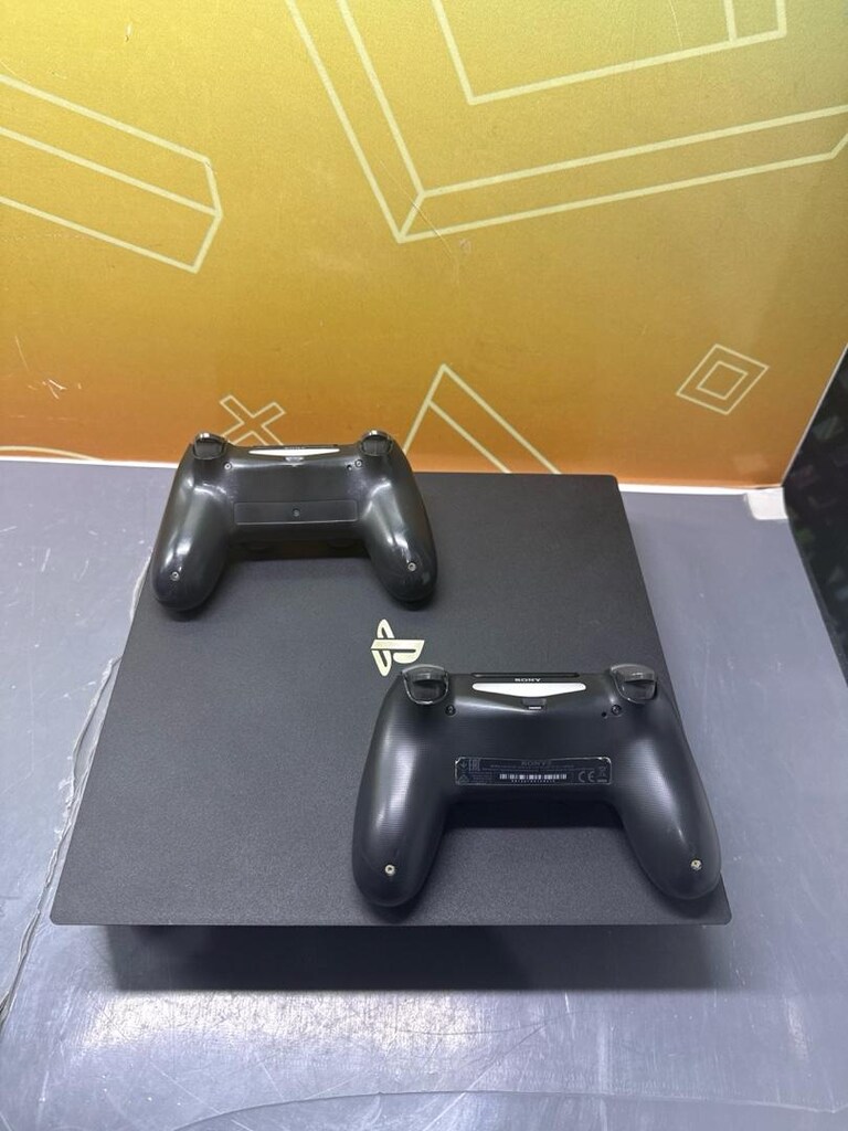 PLAYSTATION 4 PRO KIRIK 20 OYUN YÜKLÜ + 2 ADET ORİJİNAL PS 4 KOLU - 3