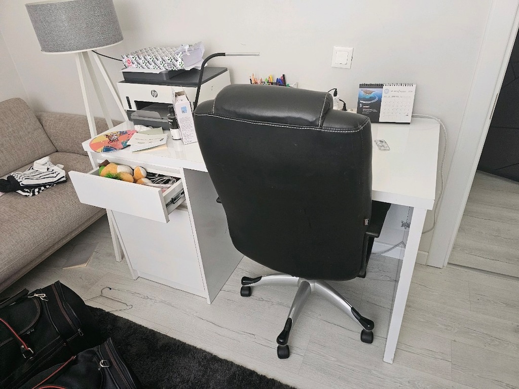 Masa kitaplık dolap