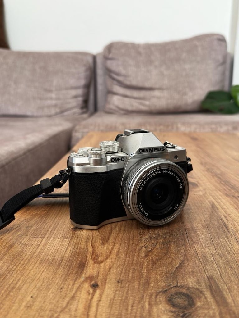 Olympus om-d e-m10 mark III + 14-42 lens - 2