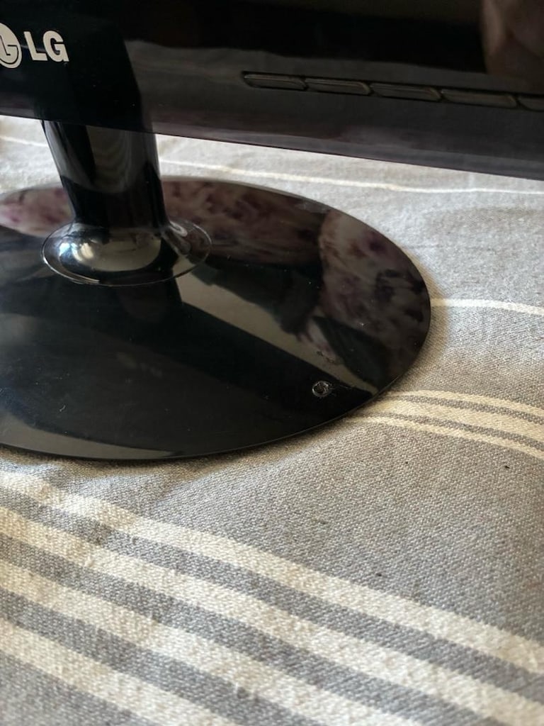 LG Flatron E1940S-PN 18.5” LED Monitör - 7