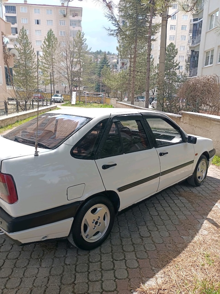 Beyaz Fiat Otomobil - 5