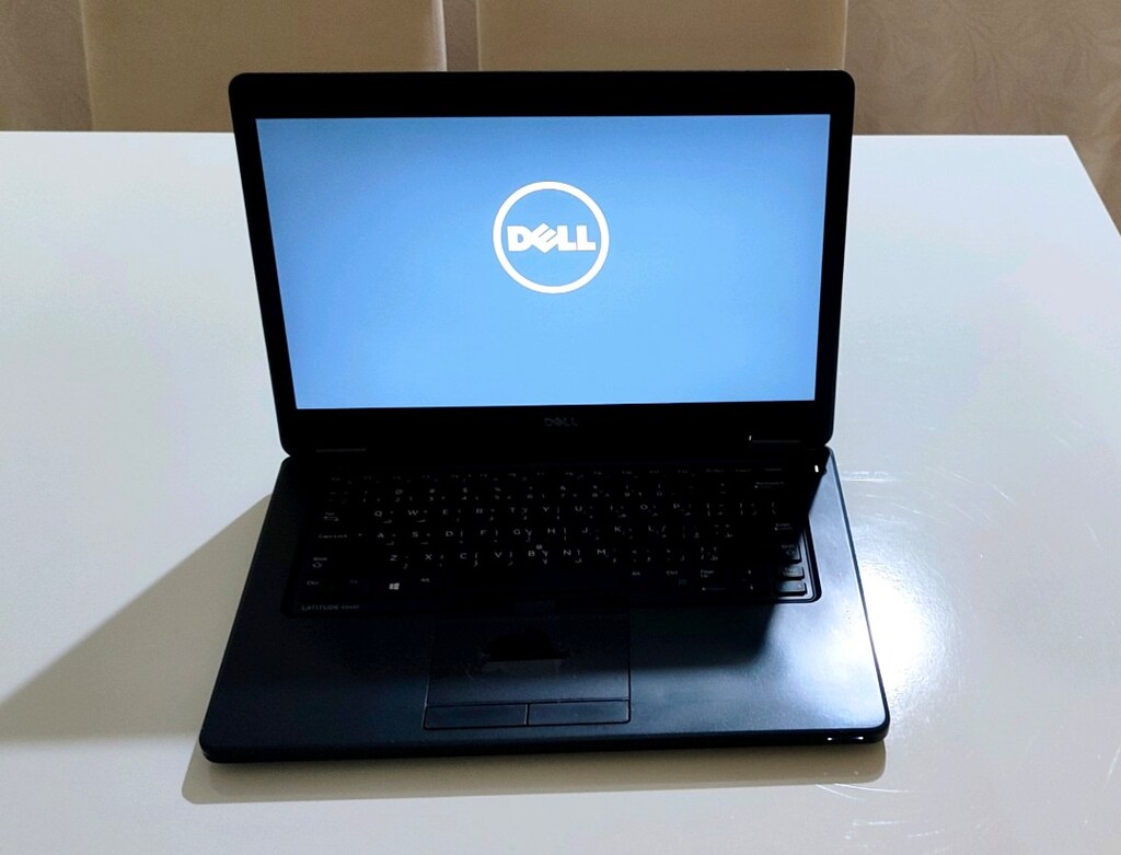 Dell Latitude E5550 laptop - 5