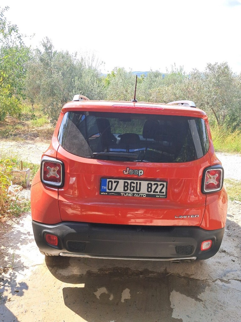 Jeep Renegate - 4