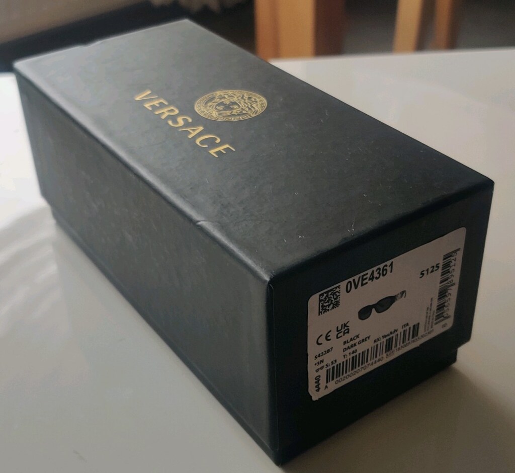 VERSACE Boş Siyah Güneş Gözlüğü Kutusu (Belgeleri ile Birlikte) - 3