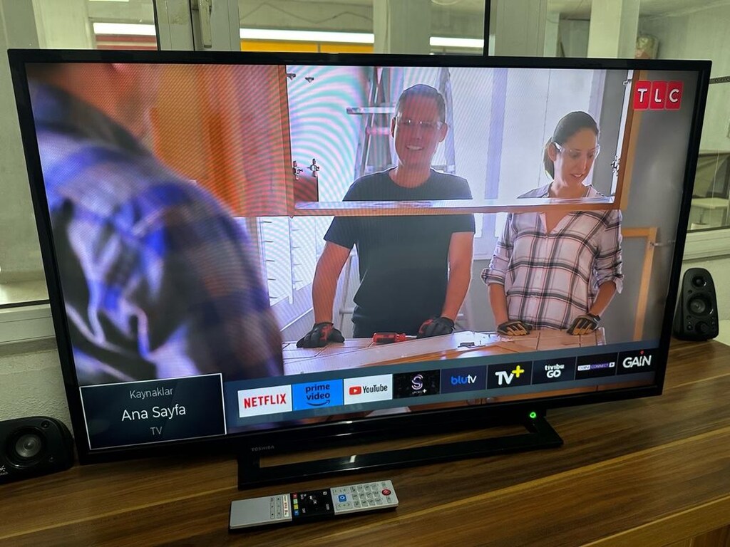 Toshiba 43 inç UYDULU SMART TV - 2